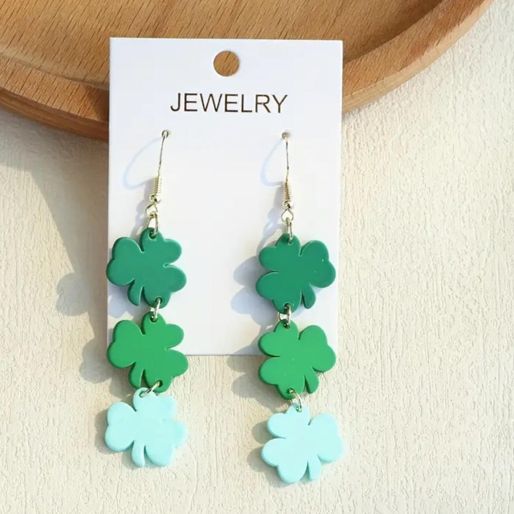 🩷5/$15🩷 St Patrick’s day fashion earrings